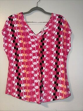 Bar lll Women’s Pink Geometric V-Neck Top